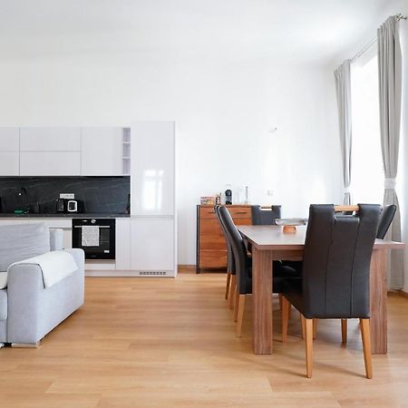 The Dante Prague - Family And Friends Apartments Buitenkant foto