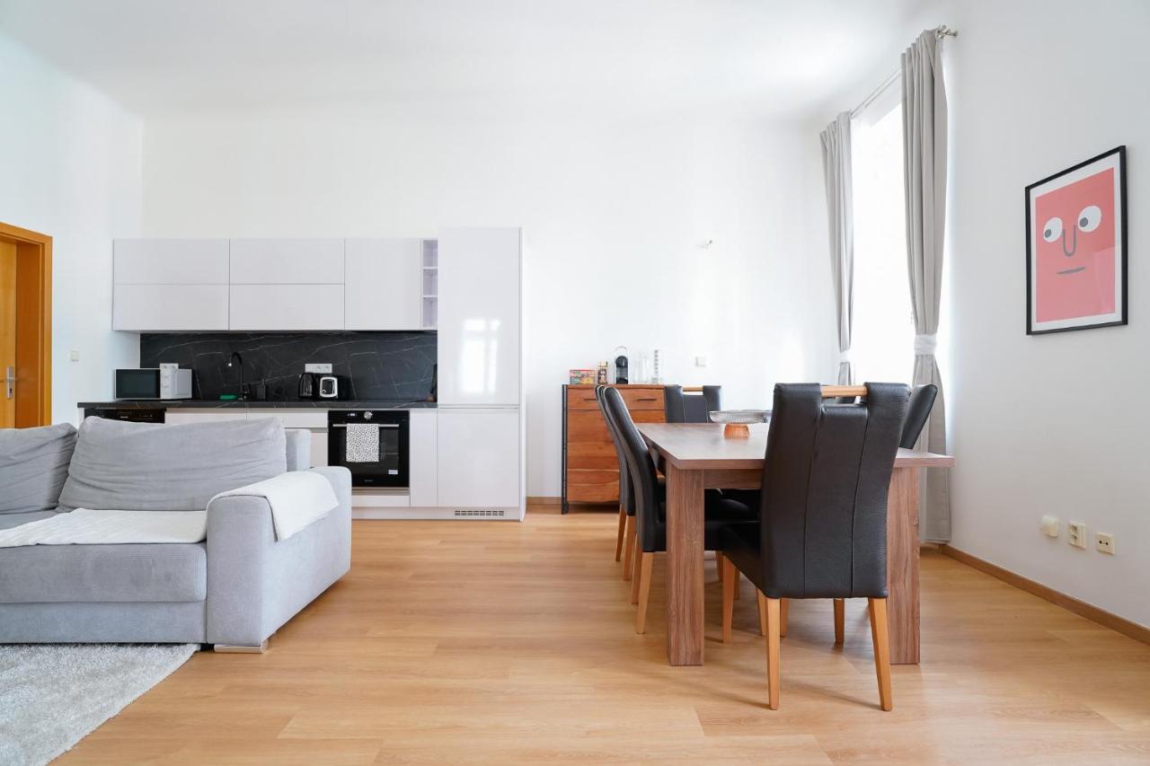 The Dante Prague - Family And Friends Apartments Buitenkant foto